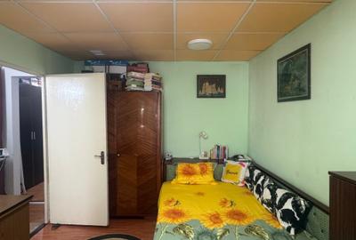 3 cam, 72 mp, 2 bai, 2 balcoane, etaj 4 cu acoperis, str. Arcului - 15