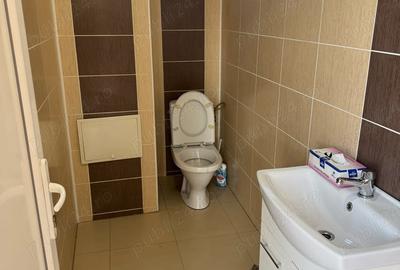 Spațiu comercial, de 150 mp, în Central - 7