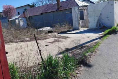 Teren de 360 mp, în Central - 1