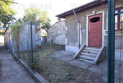 Vanzare Teren cu casa 6 Camere Renovabila - Zona Chibrit Expozitiei Vanzare Teren cu casa 6 Camere Renovabila - Zona Chibrit Expozitiei - 1