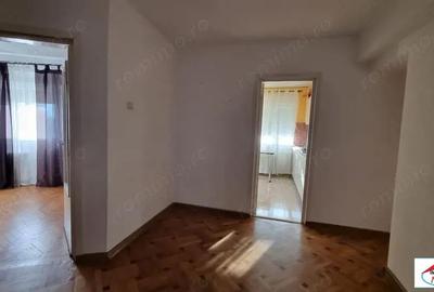 Apartament cu 3 camere decomandat în Central - 3