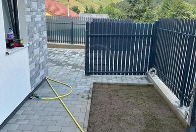 Casă cu 5 camere cu Teren 380 Mp în Luna - 1