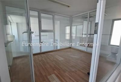 De inchiriat spatiu comercial cu 4 camere, zona Piata Ovidiu - 6