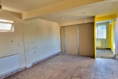 Spa?iu comercial, situat in Targu Jiu, Strada 9 Mai - 6