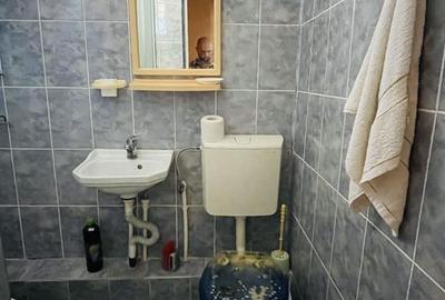 Apartament cu 3 camere decomandat în - 5