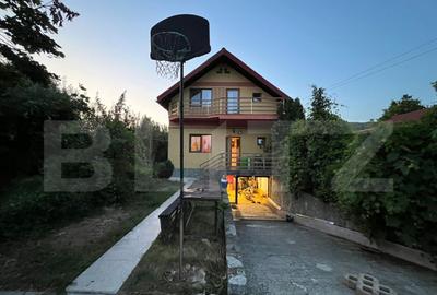 ???? Casa de vacan?a cu gradina de 850 mp un cadru natu