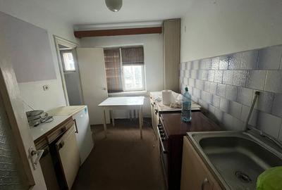 Apartament trei camere - 80mp - etaj 2 - Școala nr. 10 - 2