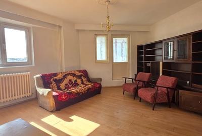 Apartament cu 3 camere decomandat în Trocadero - 3