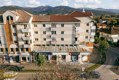 Spațiu comercial, de 626 mp, în Central - 18