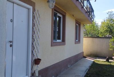 Casă cu 4 camere în Domnești
