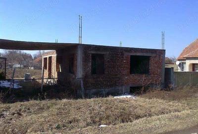 Casă cu 5 camere cu Teren 1700 Mp în Ciacova - 2