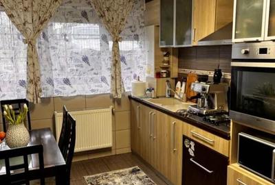 Apartament cu 3 camere decomandate Zona George Enescu