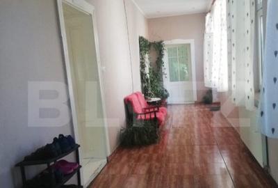 Casă cu 6 camere cu Teren 4300 Mp în Central