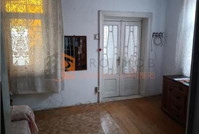 EXCLUSIVITATE! Casa spatioasa + teren in centrul Buzaului - 8
