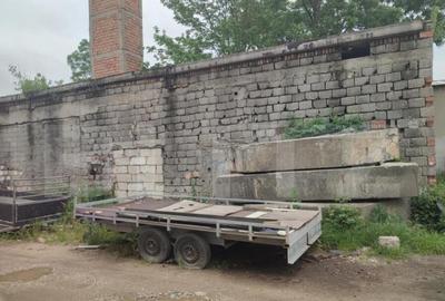 Teren 636 mp , front 21 m , hala demolabila , zona Brestei - 3