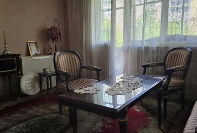 Apartament cu 3 camere decomandat în Progresul