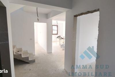 Casă cu 5 camere cu Teren 492 Mp în Glina - 9