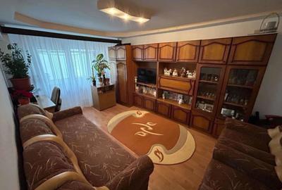 Apartament cu 2 camere, decomandat, mobilat si utilat, 51 mp, zona 9 Mai - 1