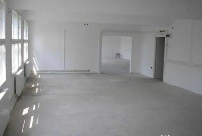 Spațiu comercial, de 220 mp, în 1 Mai - 4