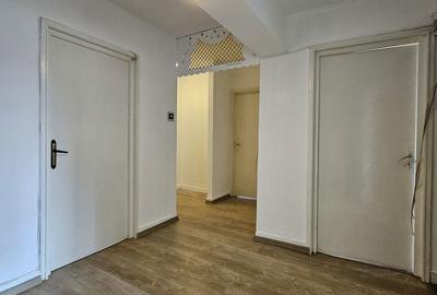 Apartament cu 3 camere decomandat în Cantemir - 8