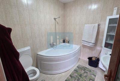 Casă cu 6 camere cu Teren 1361 Mp în Dubova - 12