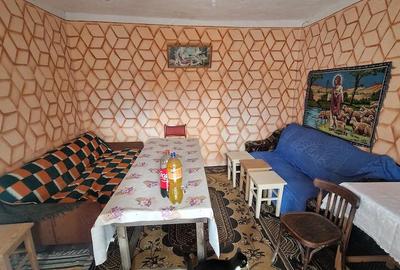 Casă cu 4 camere cu Teren 2170 Mp în Nucetu