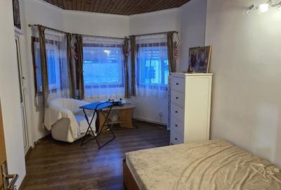 Casă cu 4 camere în Central - 2