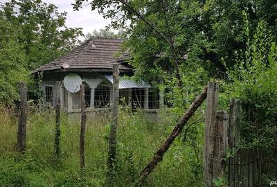 Teren de 3013 mp, în Valea