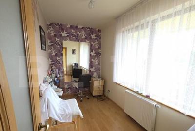 Casa de vanzare, 6 camere, 340 mp, cu 22 arii de teren, zona - 6