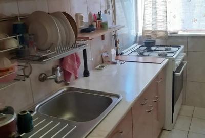 Vand apartanent in malu rosu ploiesti 3 camerei Vand apartanent in malu rosu ploiesti 3 camerei - 1