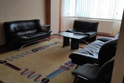 Apartament cu 2 camere decomandat în 22 Decembrie - 1