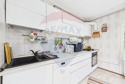 Apartament cu 4 camere semidecomandat, mobilat în 13 Septembrie - 5