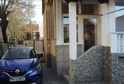 Casa cu garaj ?i 2 ?eminee, langa Parcul Mare Str. - 15
