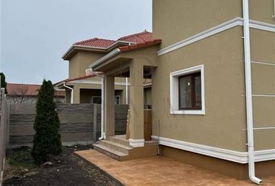 Duplex despartit prin garaj - zona excelenta - toate utilitatile - asfalt