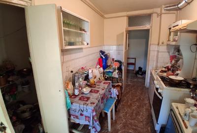 PACURARI MOARA DE FOC  3 CAMERE DECOMANDAT 82 MP BLOC 1988  COD 160695 - 4