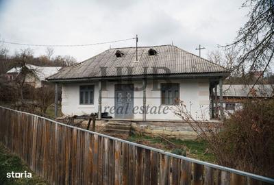 Casă cu 4 camere în Cetățuia