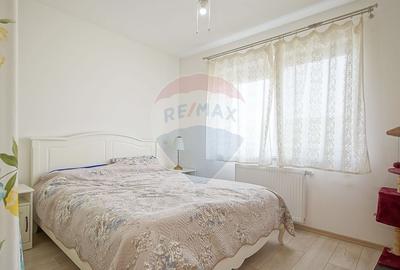 Apartament cu 2 camere semidecomandat, mobilat în Tractorul - 15