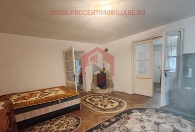 EXCLUSIVITATE! Casa de vanzare, 2 camere - situata in Centrul Istoric ! - 2