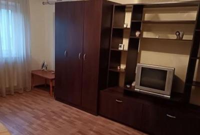 Apartament cu 2 camere semidecomandat în Inel I