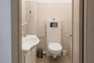 Apartament cu 3 camere decomandat în Republicii