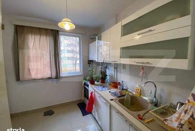 Apartament cu 3 camere semidecomandat, mobilat în Calea București - 9
