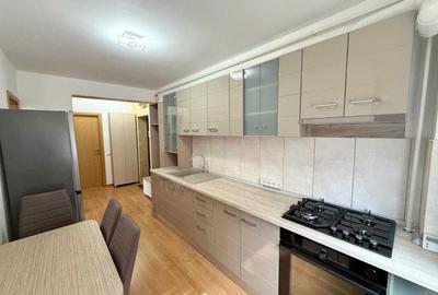 Apartament cu 2 camere decomandat în Tractorul - 2