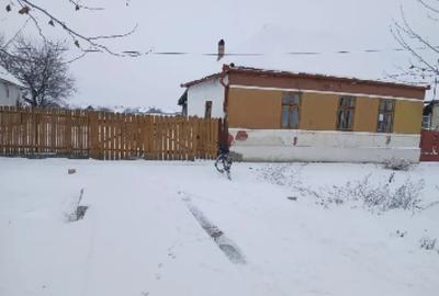 Casă cu 4 camere în Tomnatic