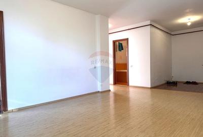 Apartament de vanzare 3 camere in zona Militari - 11