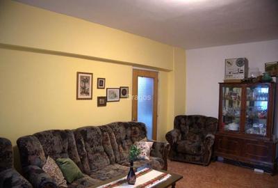 Apartament 4 camere, semidecomandat - zona Grivitei Apartament 4 camere, semidecomandat - zona Grivitei - 1