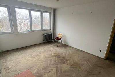 Apartament -3 camere - semidecomandat - Titan - 3