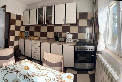 Vand apartament 3 camere, zona 13 Septembrie ! - 2