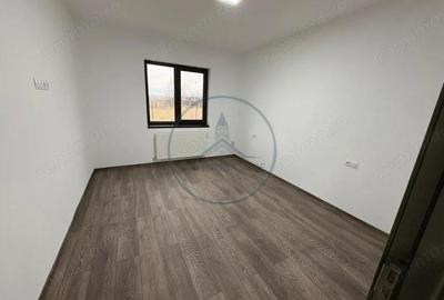 Casă cu 3 camere cu Teren 700 Mp în Central - 2