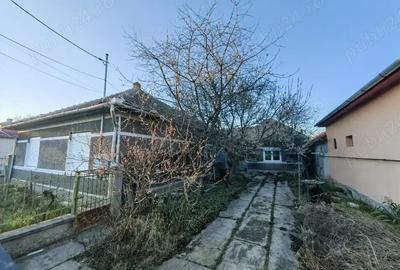 Casa cu 5 camere ?i anexa in INEU - 5