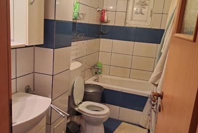 Apartament cu 3 camere decomandat în Hipodrom 4